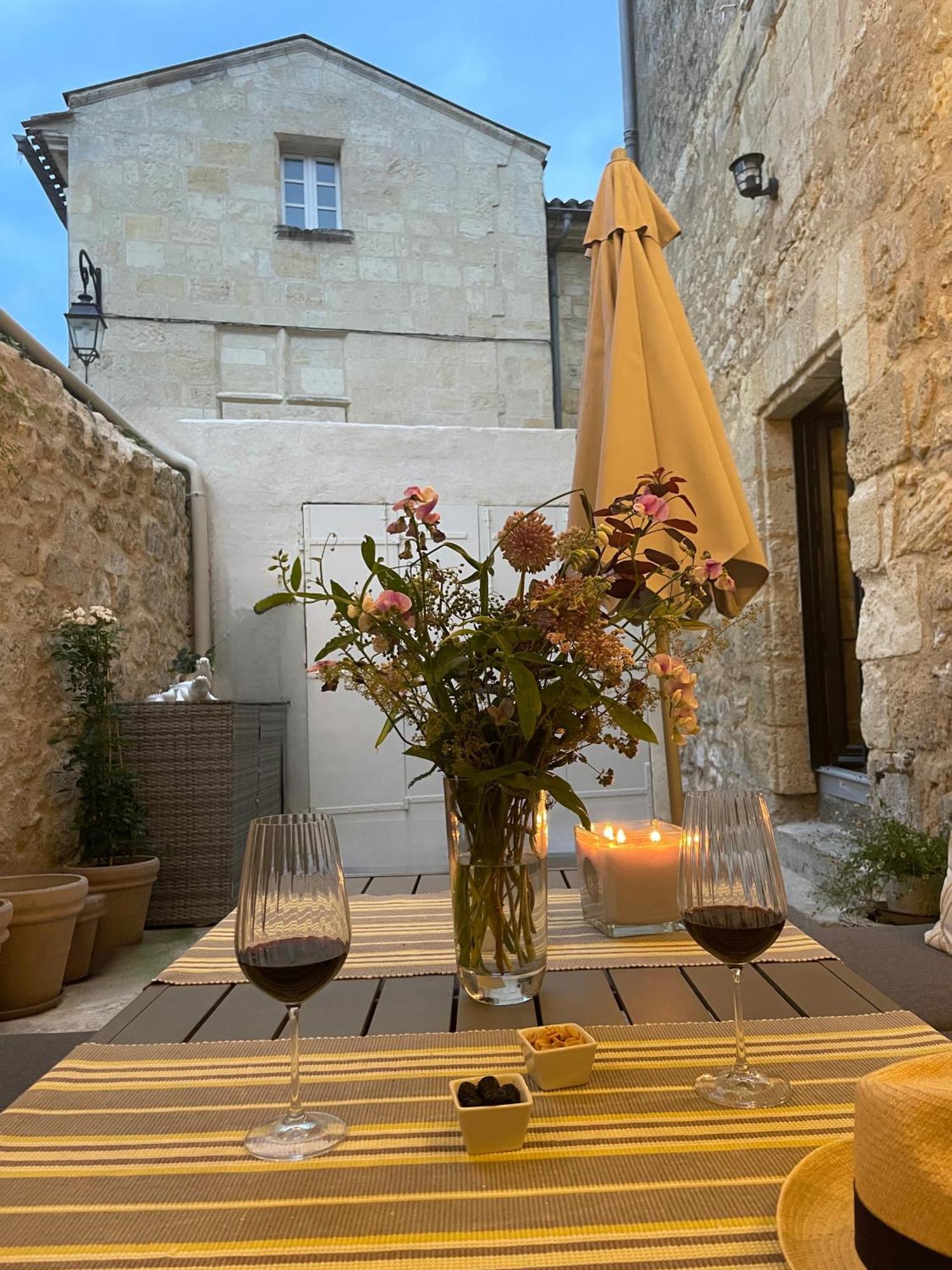 La Maison Du Clocher Saint-Emilion Exterior photo